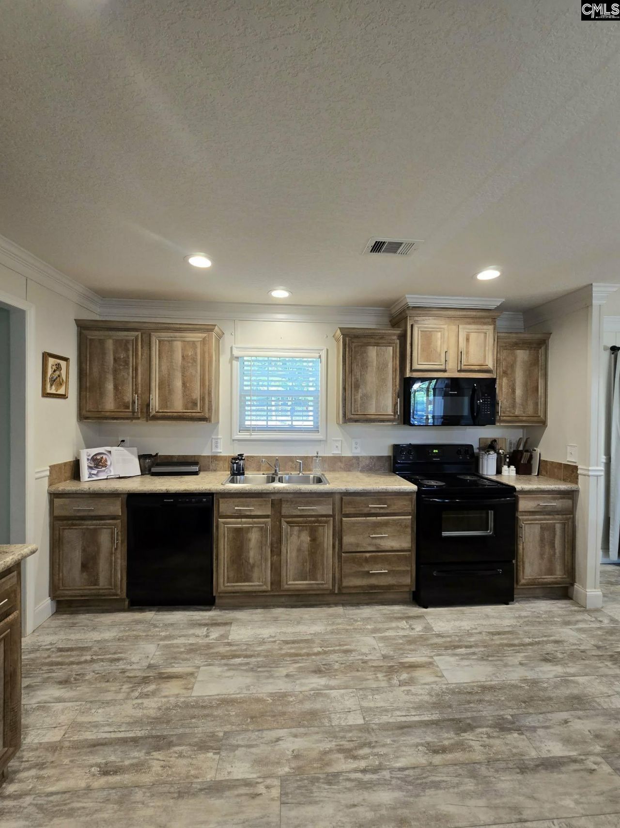 1011 Blacksgate E  Photo 15