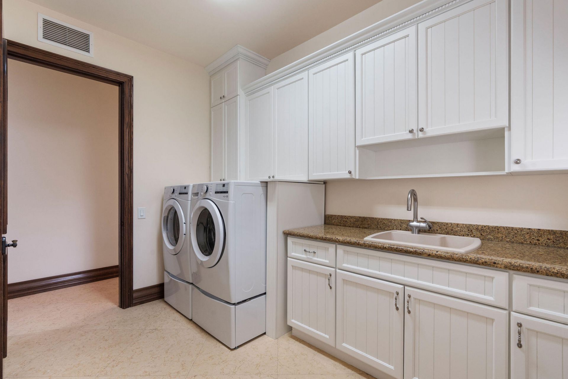 4052 E Ridgeview Drive, Davie, FL 33330 Photo