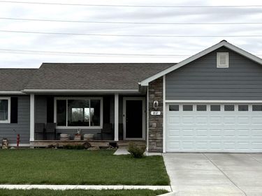 812 Sun Ridge Drive , Beatrice, NE 68310