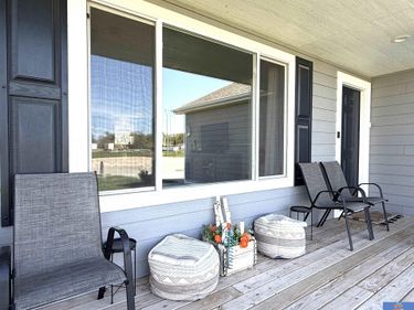 812 Sun Ridge Drive, Beatrice, NE 68310