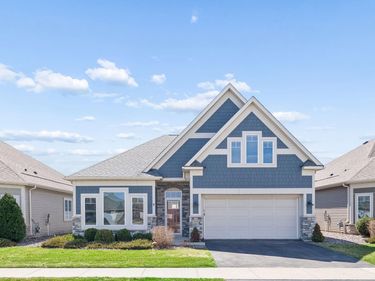 1055 Roselyn Drive, Victoria, MN 55386