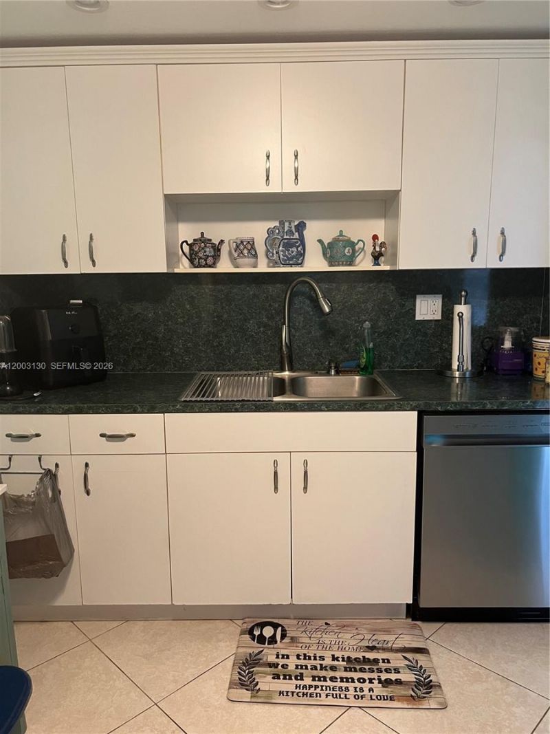 8335 SW 72nd Ave , Unit 212D, Miami, FL 33143 Photo