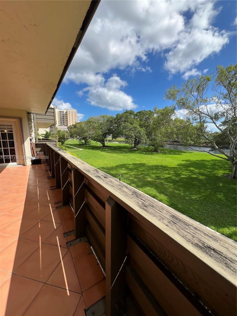 8335 SW 72nd Ave , Unit 212D, Miami, FL 33143 Photo