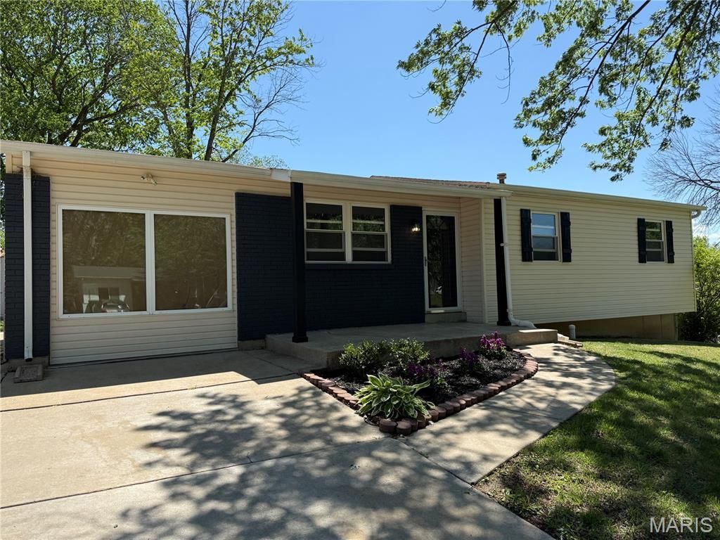 186 Green Acres Drive, Old Monroe, MO 63369 Main Photo