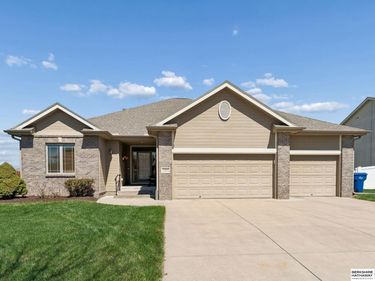 1902 Apollo Lane, Papillion, NE 68133