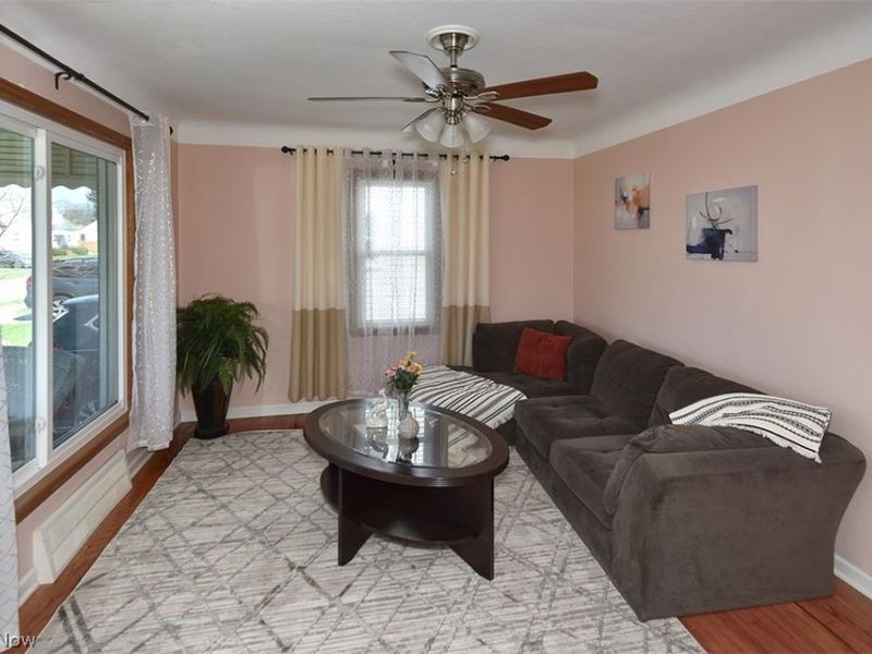 2929 Commonwealth Drive, Parma, OH 44134 Photo 16