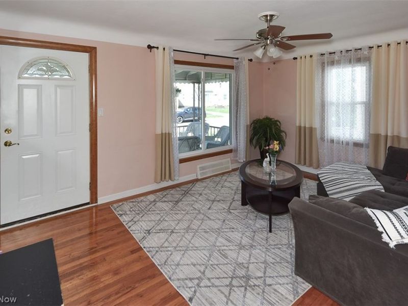 2929 Commonwealth Drive, Parma, OH 44134 Photo 17