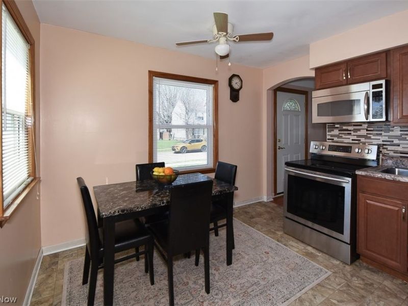 2929 Commonwealth Drive, Parma, OH 44134 Photo 21