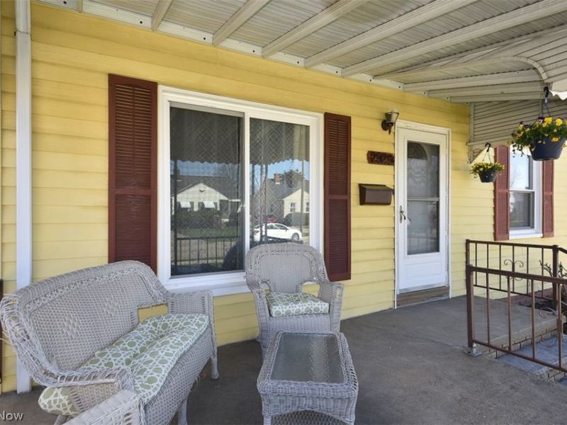 2929 Commonwealth Drive, Parma, OH 44134 Photo 4