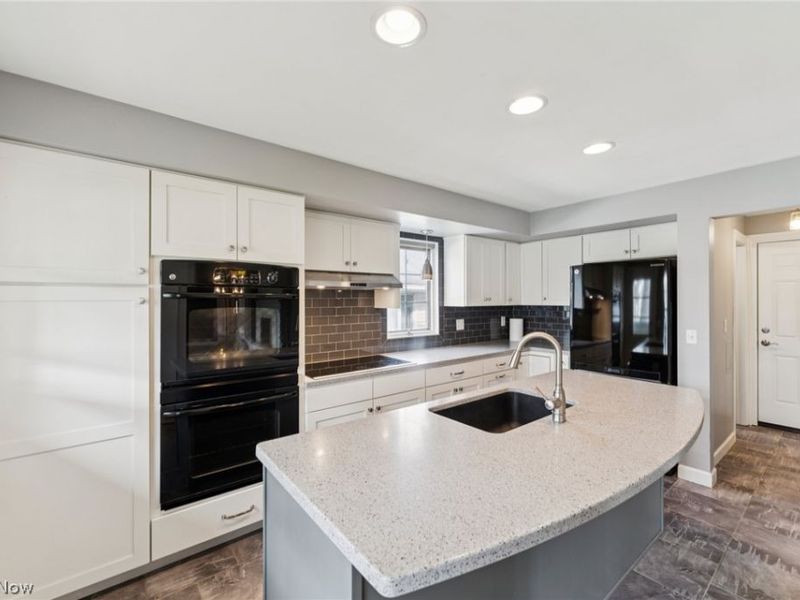 229 Vassar Avenue, Elyria, OH 44035 Photo 9