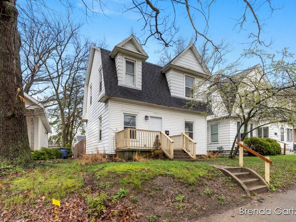 747 College Avenue NE, Grand Rapids, MI 49503