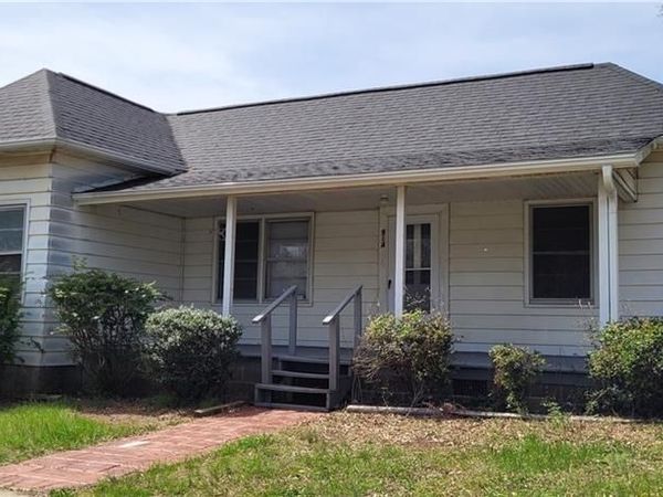 914 Cranbrook Street , Greensboro, NC 27407