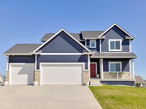 2609 Blooming Heights Drive, Norwalk, IA 50211