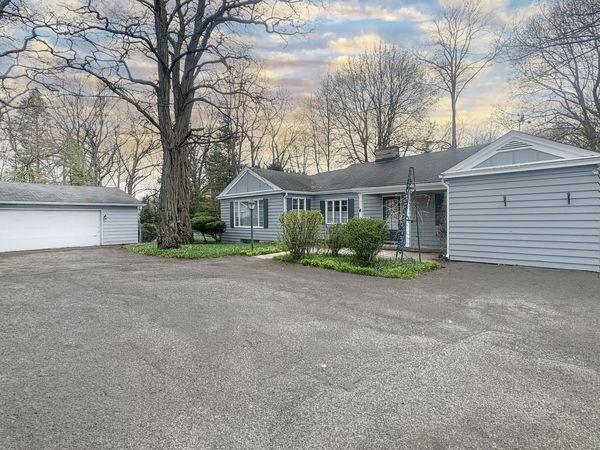 1848 N Sheridan Road , Waukegan, IL 60087