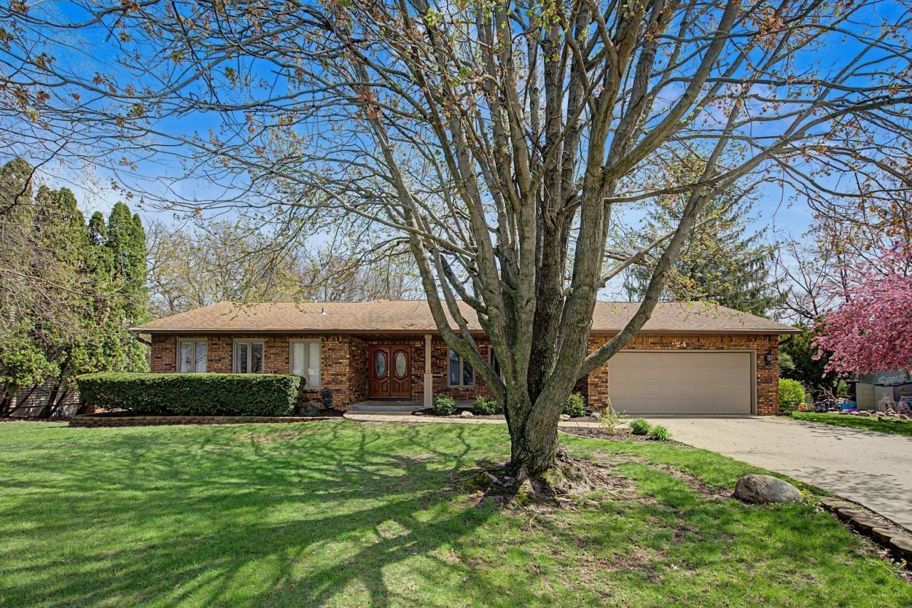 24 Lori Lane Court , Geneseo, IL 61254