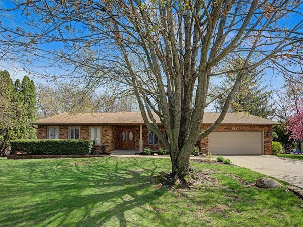 24 Lori Lane Court , Geneseo, IL 61254