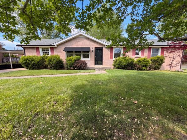 242 Kingswood Dr , Clarksville, TN 37043