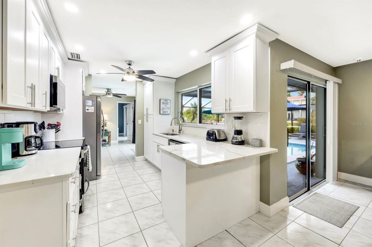 5103 Pelican Boulevard, Cape Coral, FL 33914 Photo