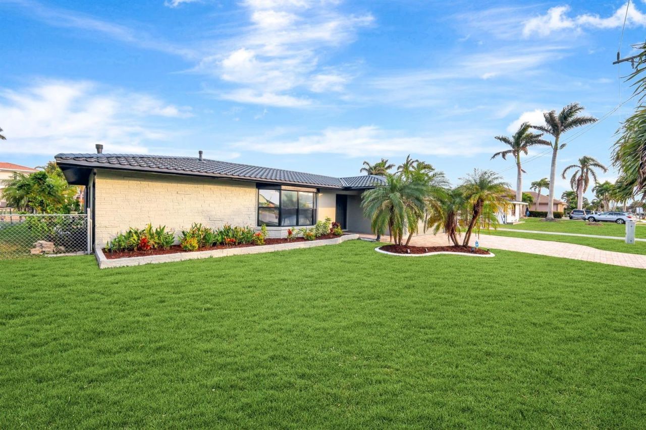 5103 Pelican Boulevard, Cape Coral, FL 33914 Photo