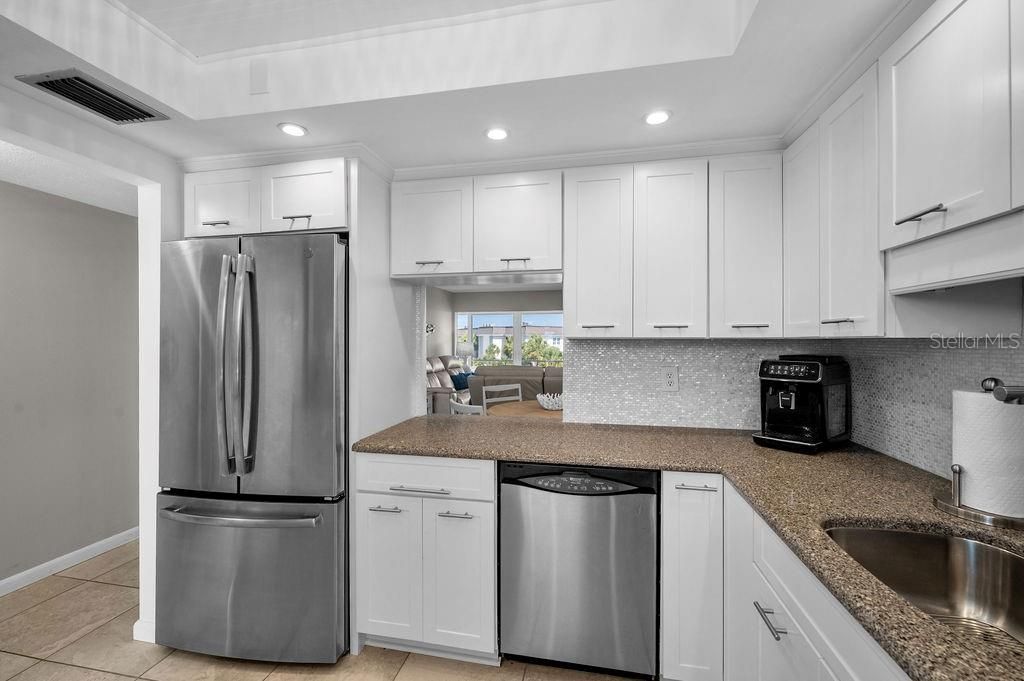 600 Sutton Place, Unit B302, Longboat Key, FL 34228 Photo