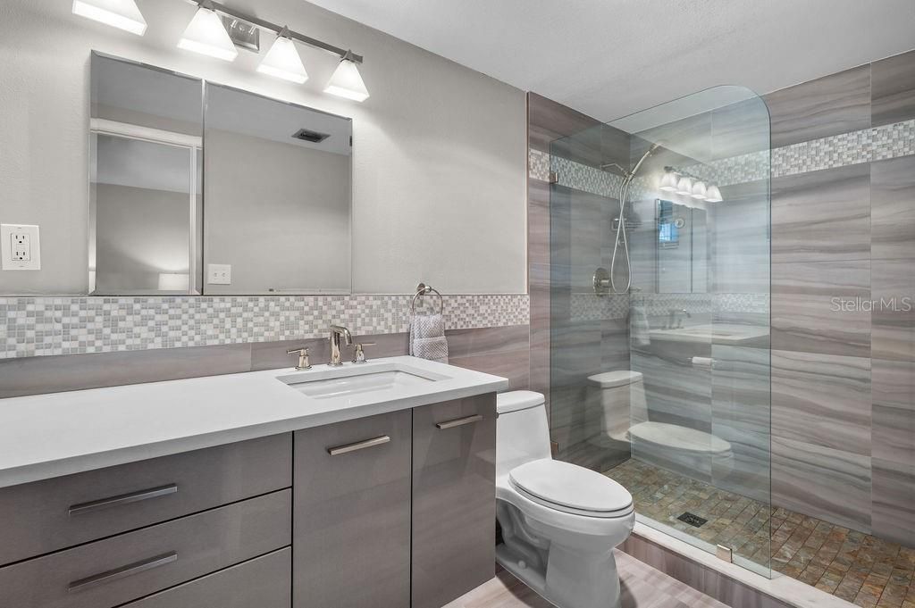 600 Sutton Place, Unit B302, Longboat Key, FL 34228 Photo