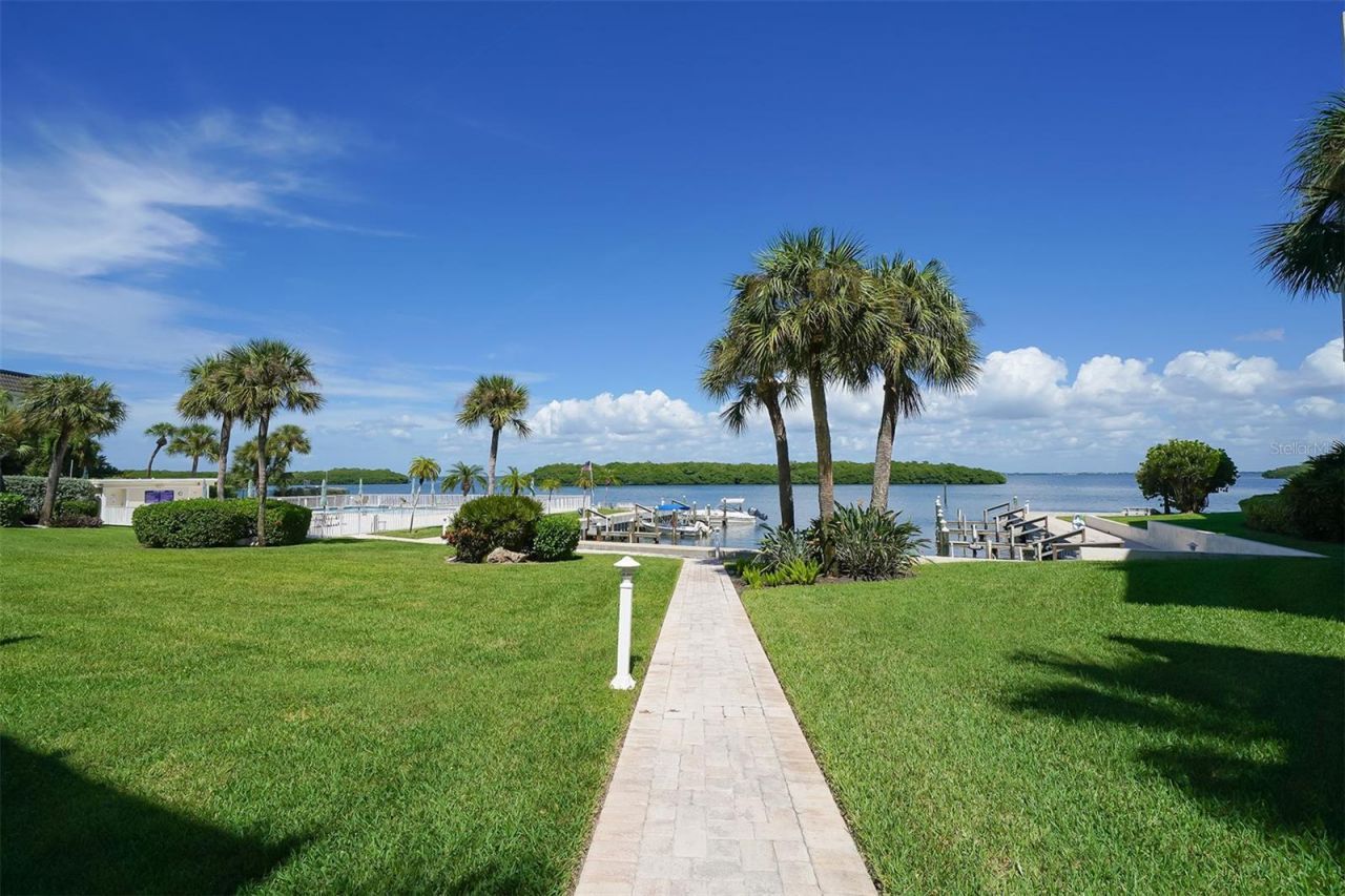 600 Sutton Place, Unit B302, Longboat Key, FL 34228 Photo