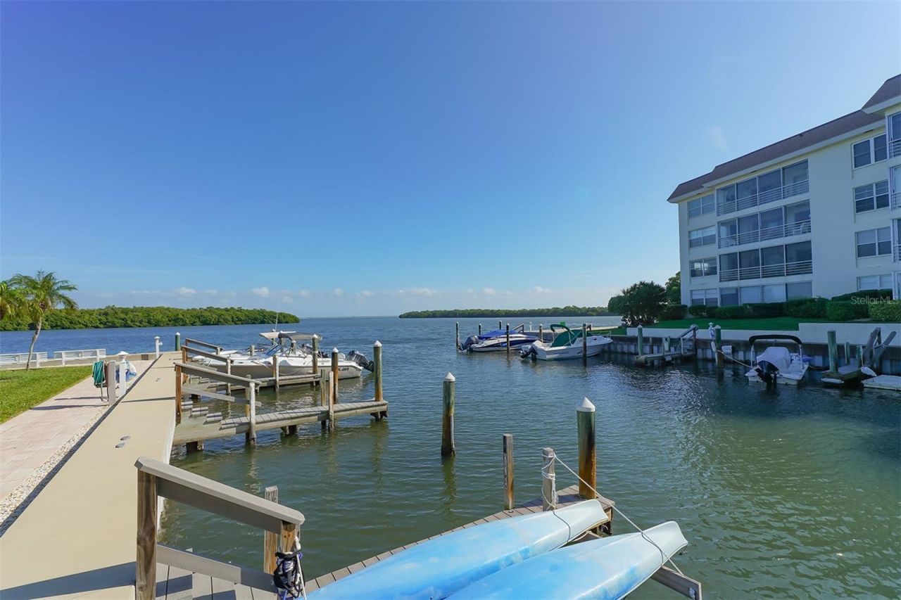 600 Sutton Place, Unit B302, Longboat Key, FL 34228 Photo