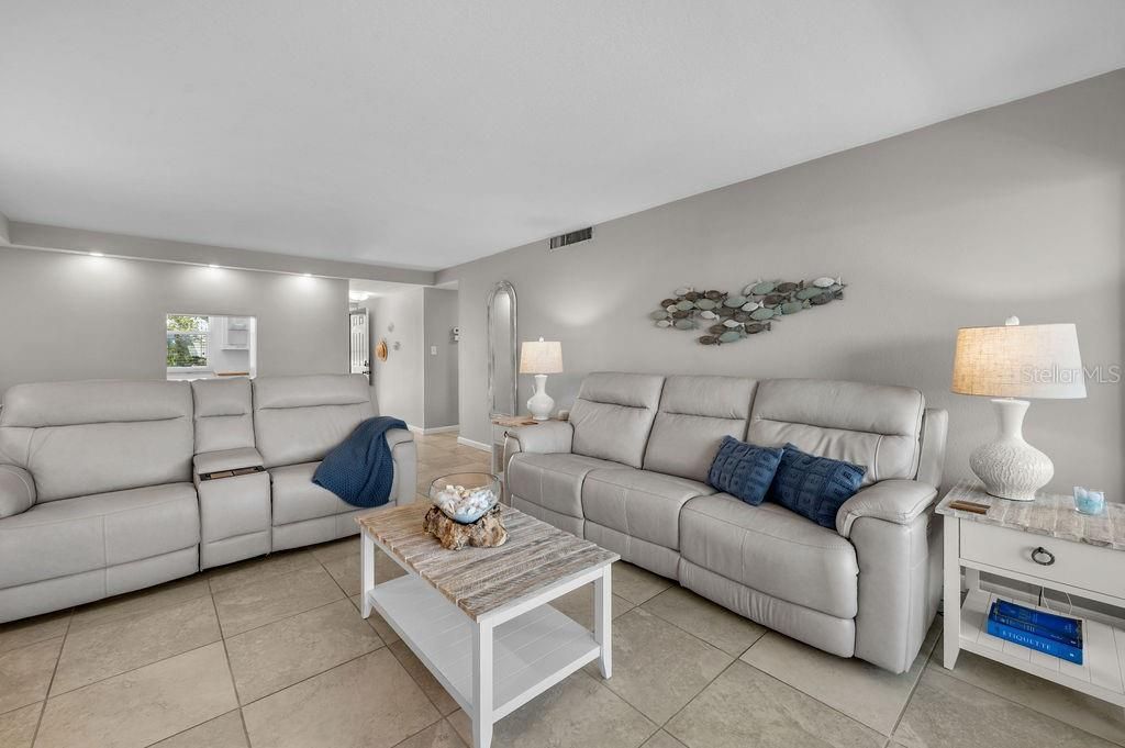 600 Sutton Place, Unit B302, Longboat Key, FL 34228 Photo