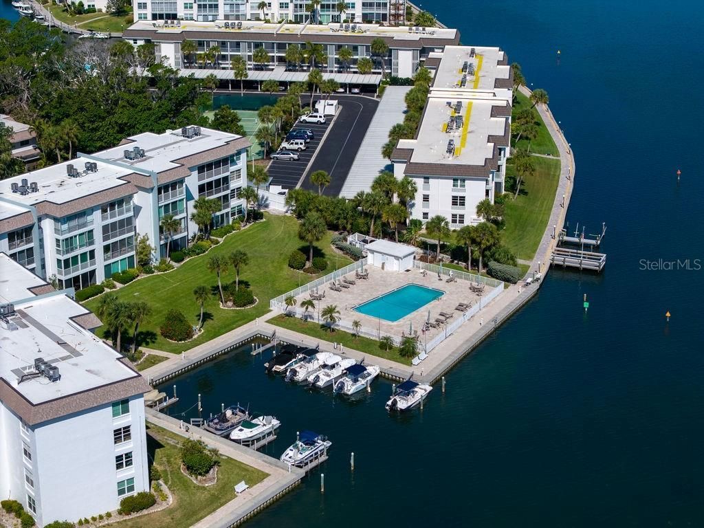 600 Sutton Place, Unit B302, Longboat Key, FL 34228 Photo
