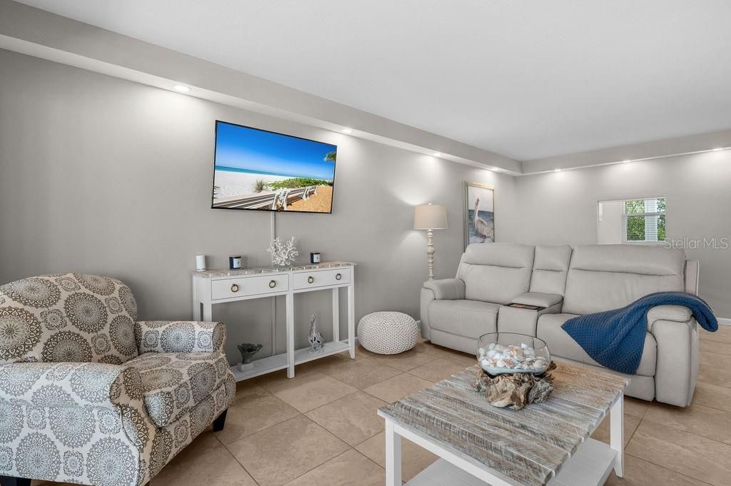 600 Sutton Place, Unit B302, Longboat Key, FL 34228 Photo