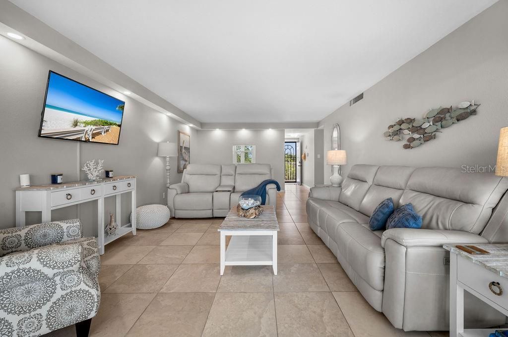 600 Sutton Place, Unit B302, Longboat Key, FL 34228 Photo