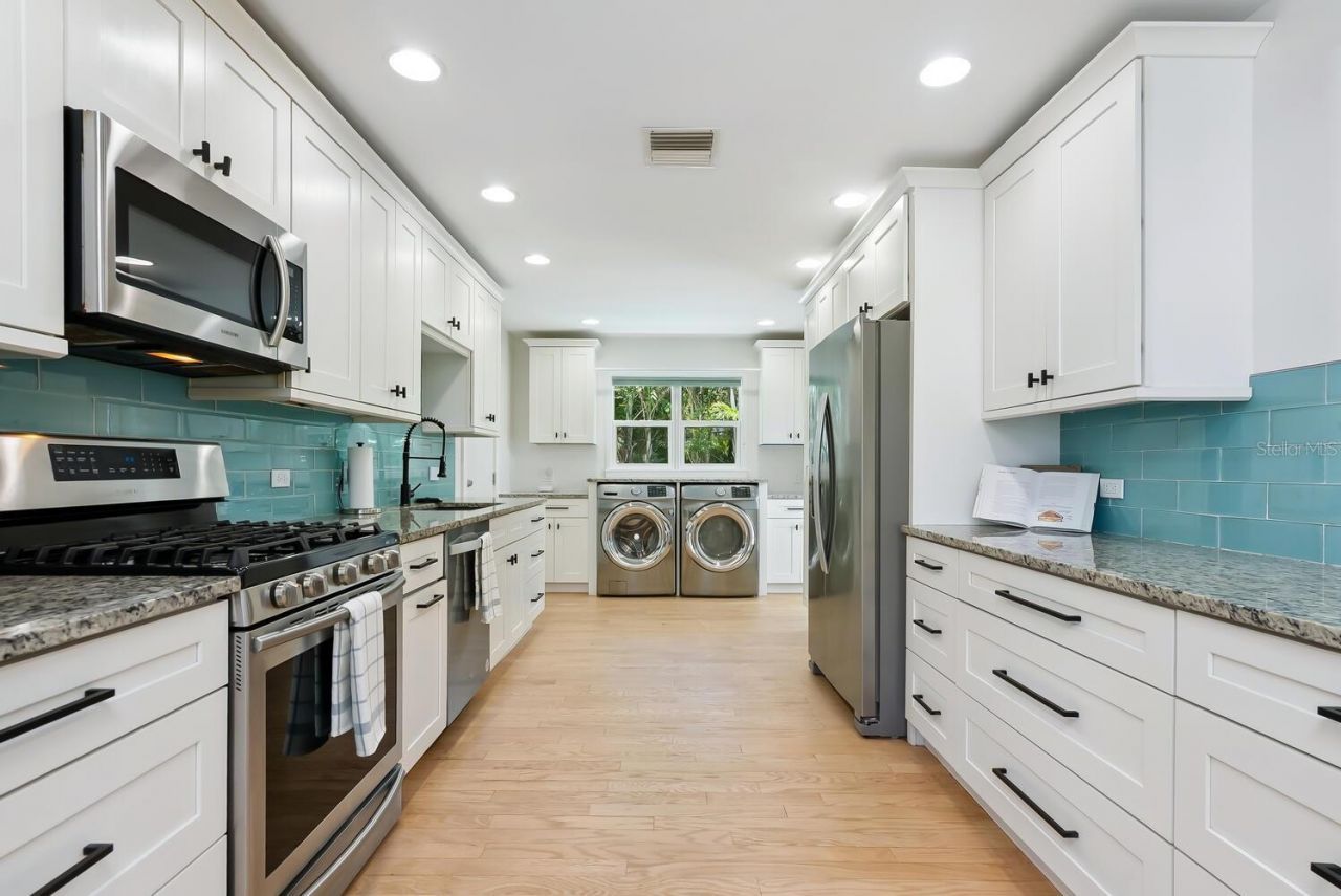 1931 High Point Circle, Sarasota, FL 34236 Photo