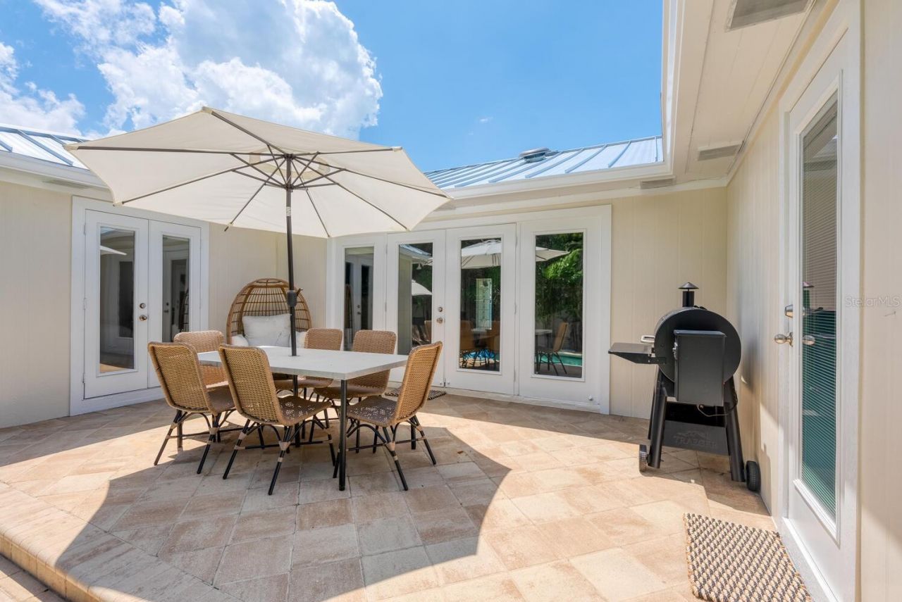 1931 High Point Circle, Sarasota, FL 34236 Photo