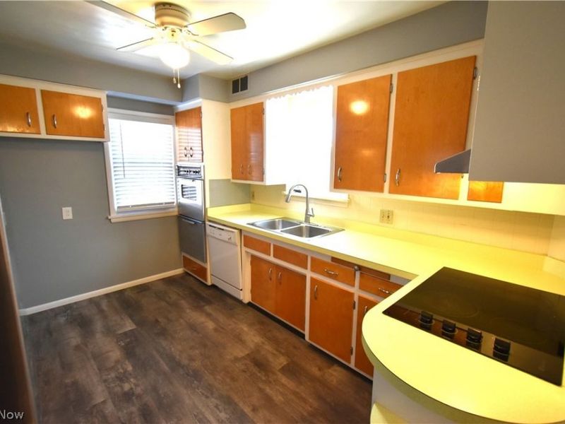 2761 Forestview Avenue , Rocky River, OH 44116 Photo 7