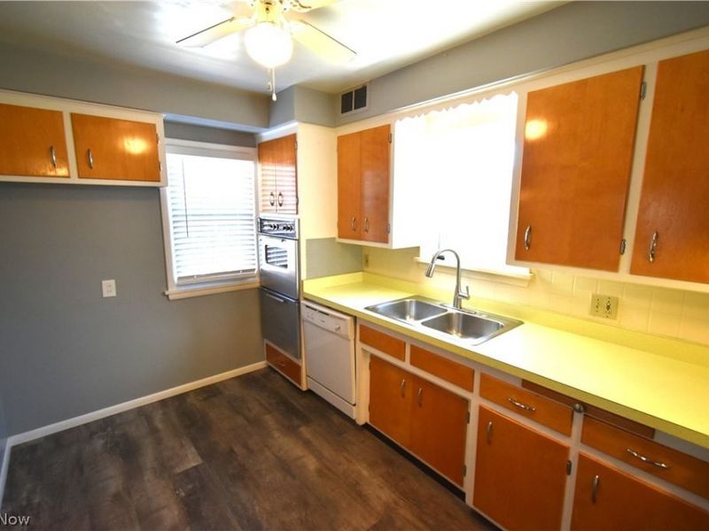 2761 Forestview Avenue , Rocky River, OH 44116 Photo 8