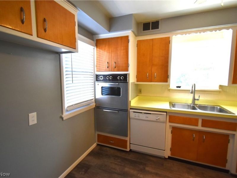 2761 Forestview Avenue , Rocky River, OH 44116 Photo 9