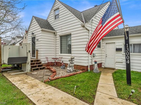 13004 Rockside Road , Garfield Heights, OH 44125
