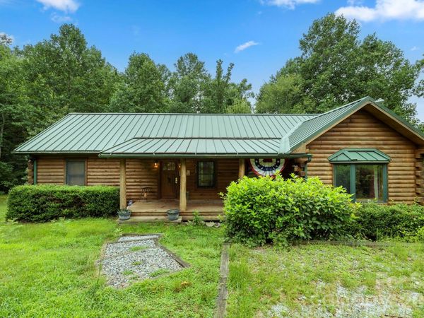 266 Rhododendron Drive , Saluda, NC 28773
