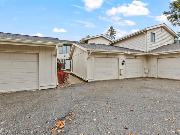 7106 Bridge Way W, West Bloomfield Twp, MI 48322
