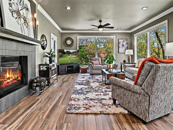 1 Hedges Circle, Bella Vista, AR 72715