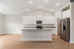 2016 Crimson Glow Court  photo 4