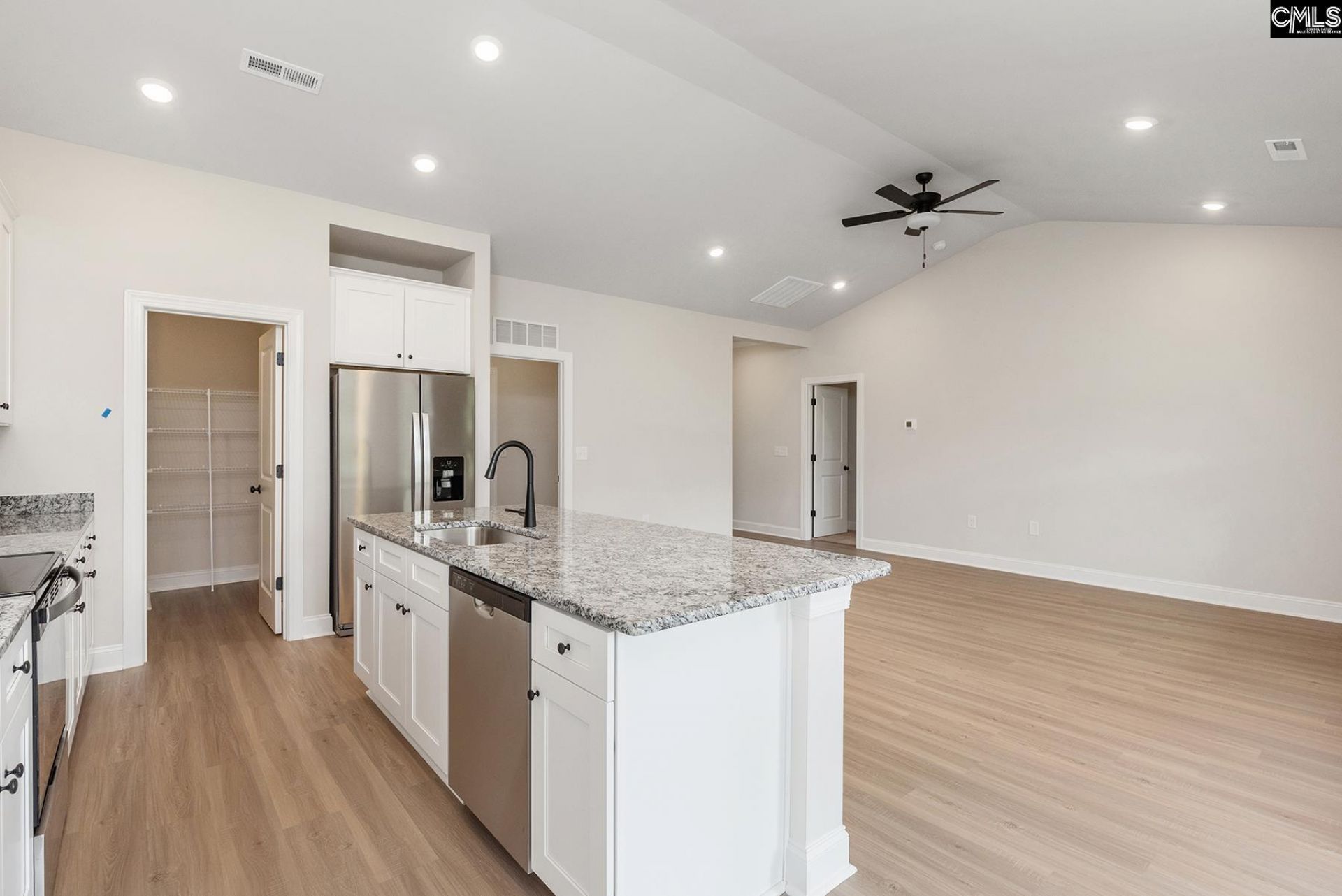 2016 Crimson Glow Court  Photo 6