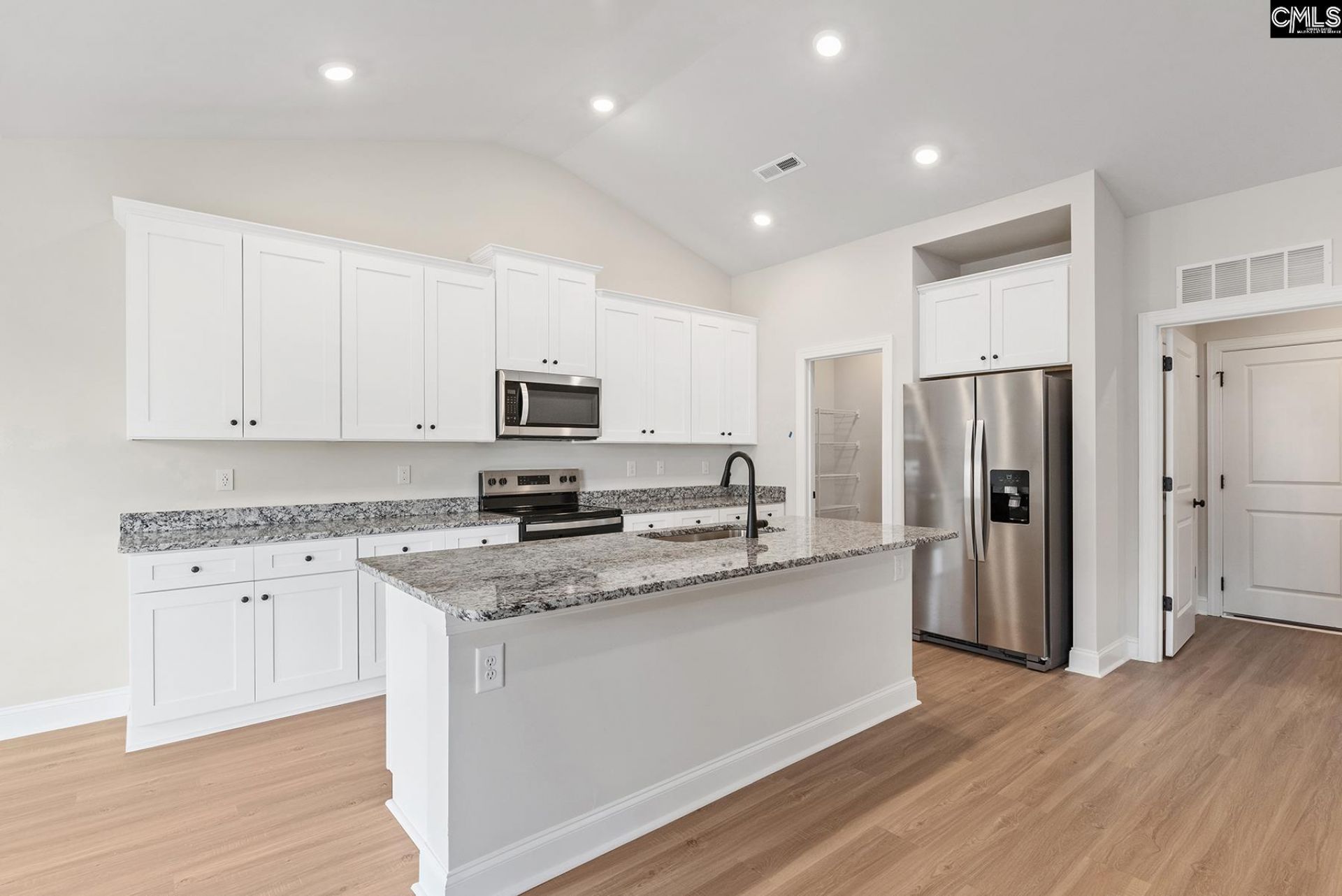 2016 Crimson Glow Court  Photo 7