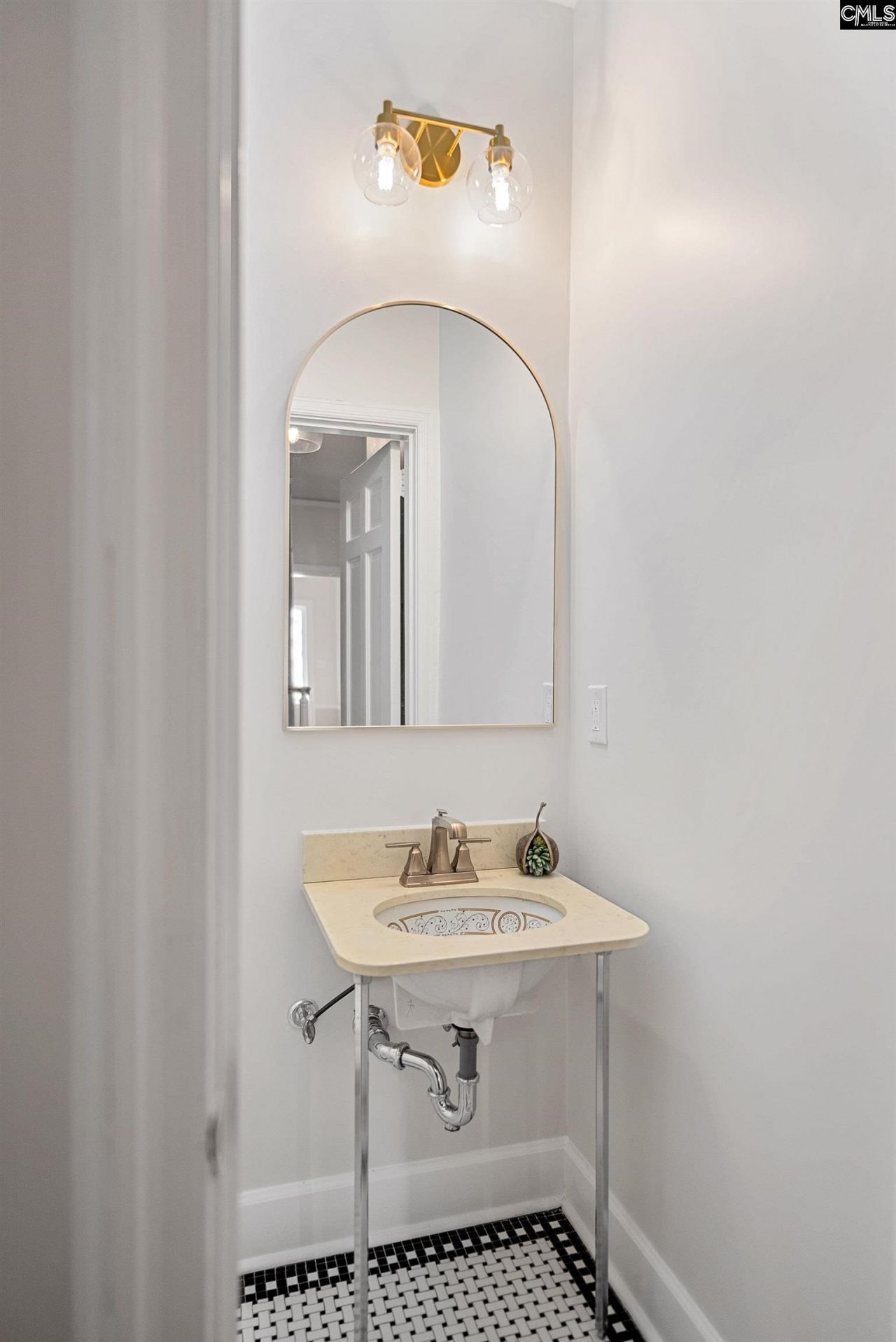 3811 Kilbourne Road  Photo 17