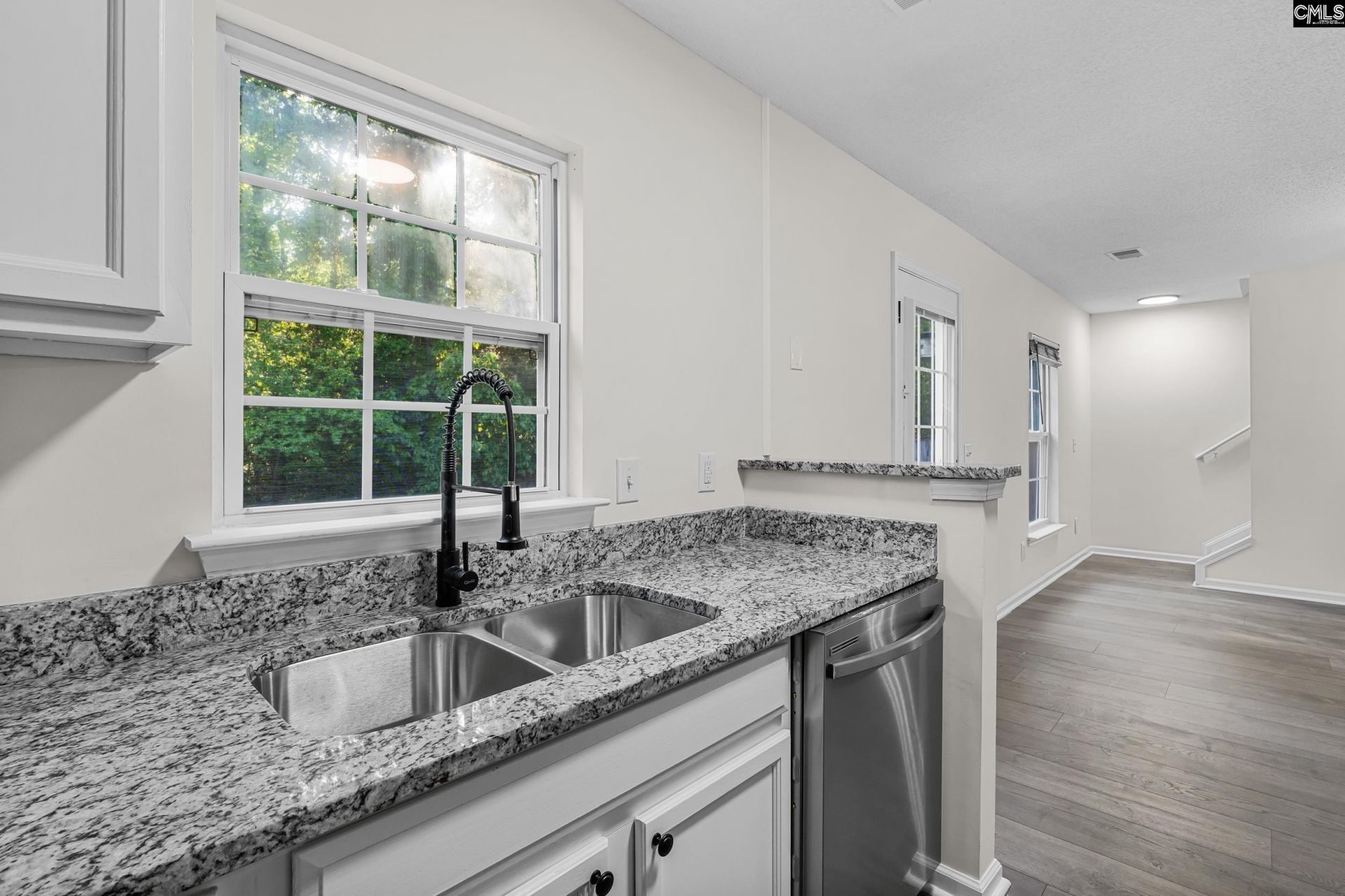 221 Arbor Falls Drive  Photo 10