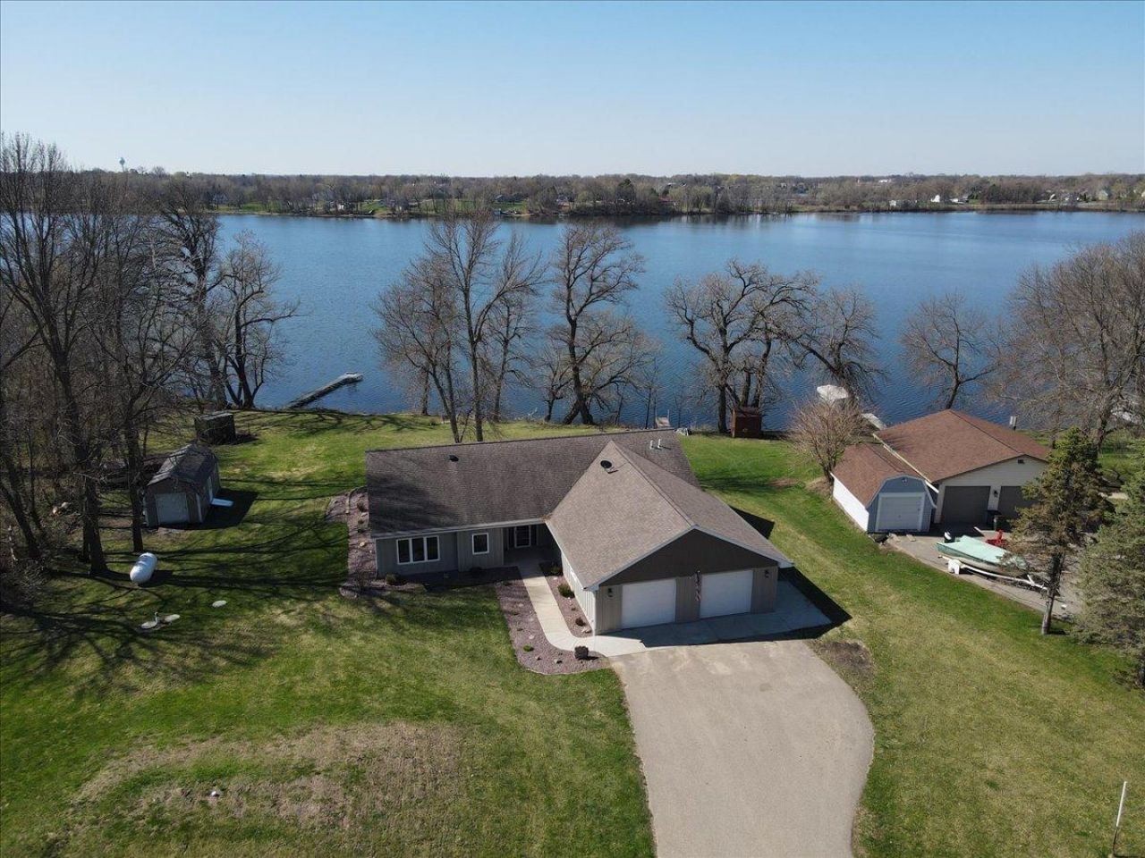 1642 Scenic Hideaway Lane NE, Elysian, MN 56028