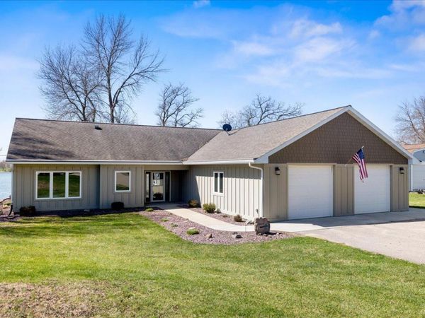 1642 Scenic Hideaway Lane NE, Elysian, MN 56028