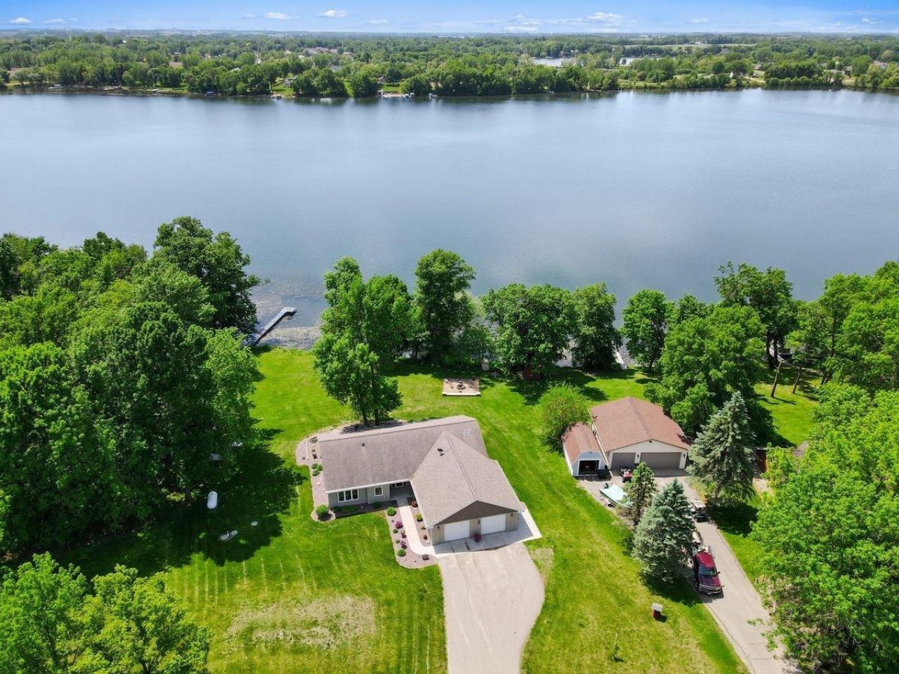1642 Scenic Hideaway Lane NE, Elysian, MN 56028