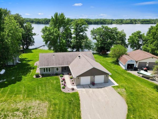 1642 Scenic Hideaway Lane NE, Elysian, MN 56028