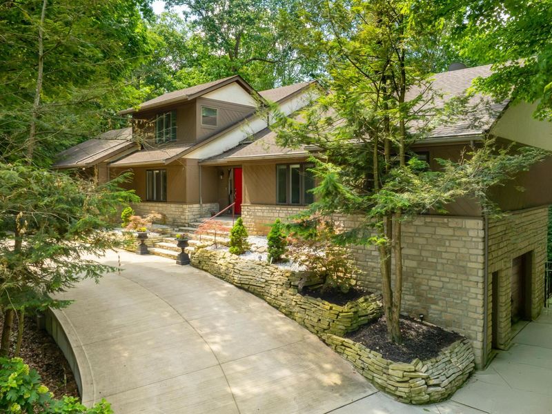 630 Woods Hollow Lane, Powell, OH 43065 Photo 4
